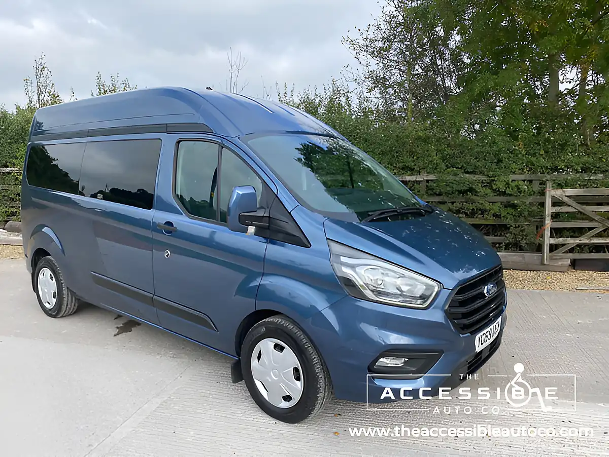Used 2019 Ford Transit Custom Trend 7 SEAT + 1 Wheelchair Blue - Interior and Exterior details 3