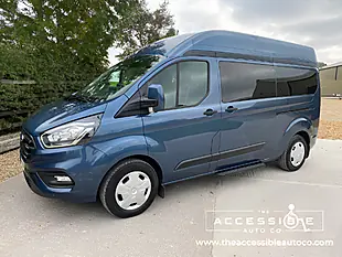 Used 2019 Ford Transit Custom Trend 7 SEAT + 1 Wheelchair Blue - Interior and Exterior details 4