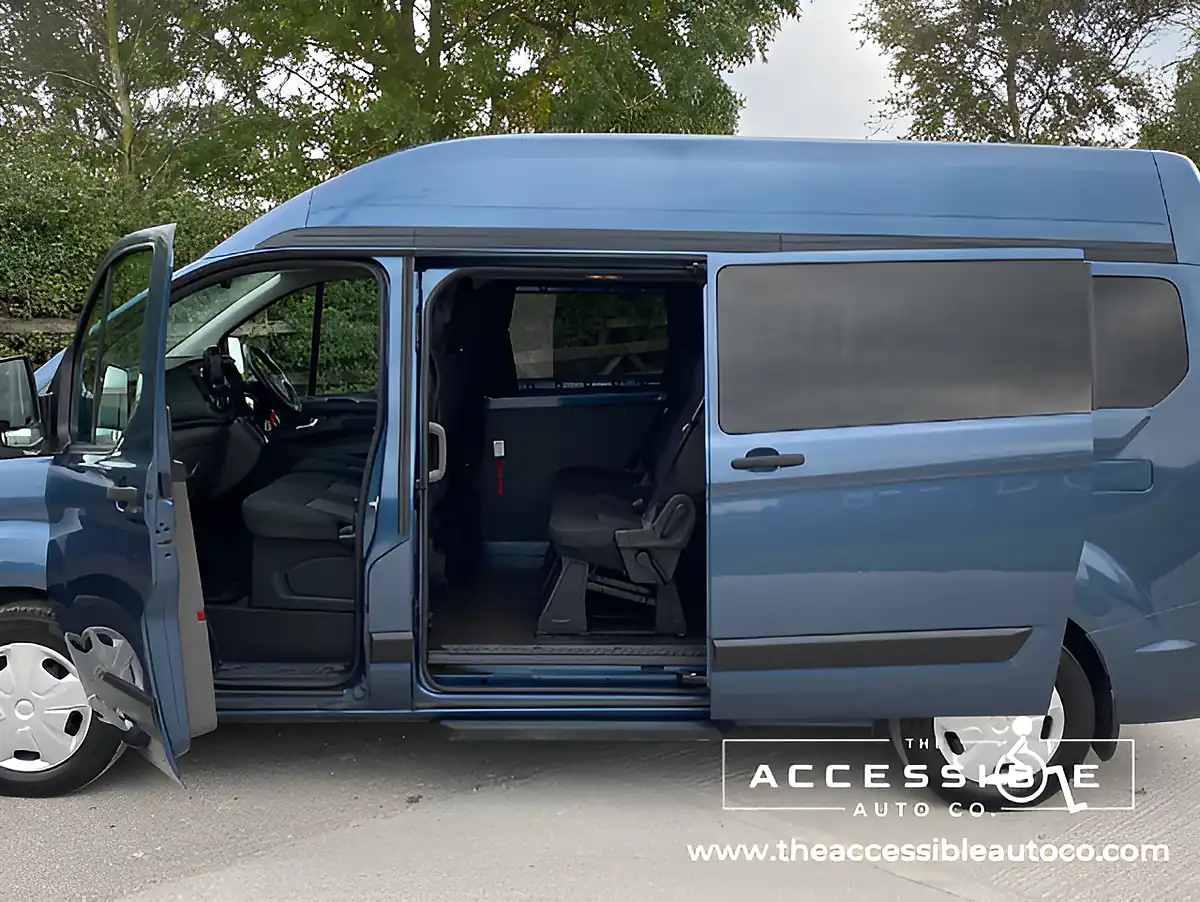 Used 2019 Ford Transit Custom Trend 7 SEAT + 1 Wheelchair Blue - Interior and Exterior details 7