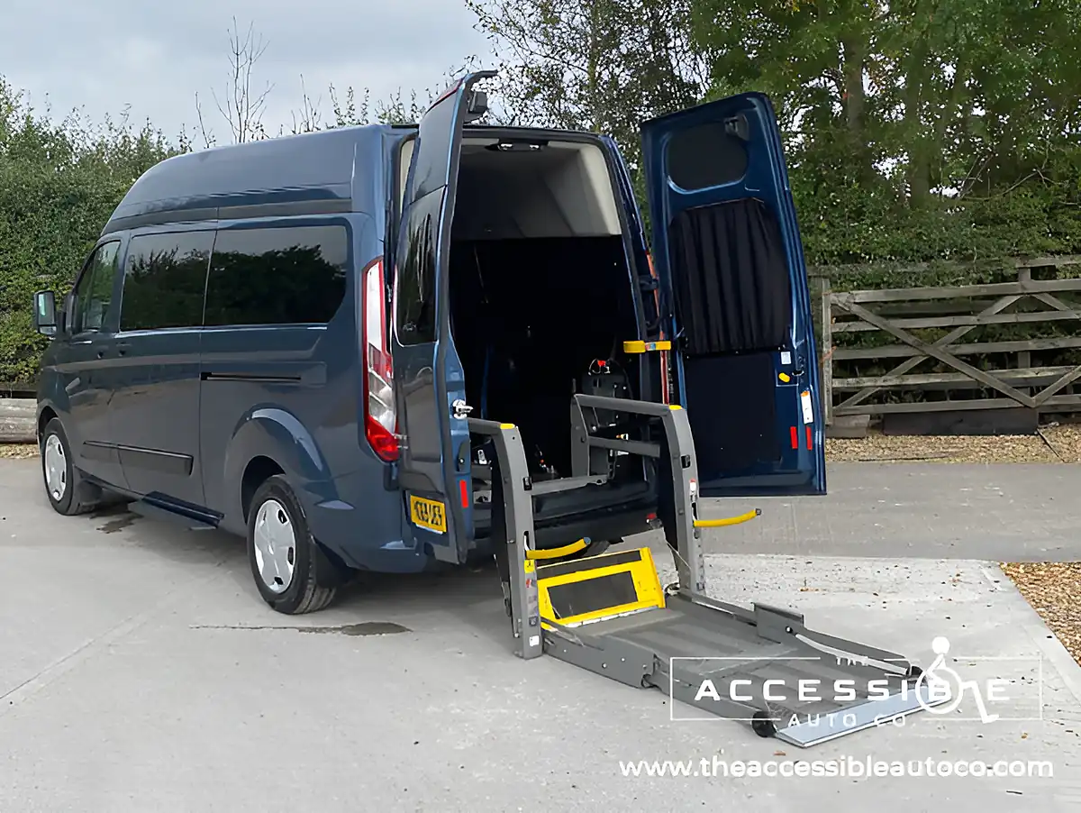 Used 2019 Ford Transit Custom Trend 7 SEAT + 1 Wheelchair Blue - Interior and Exterior details 8