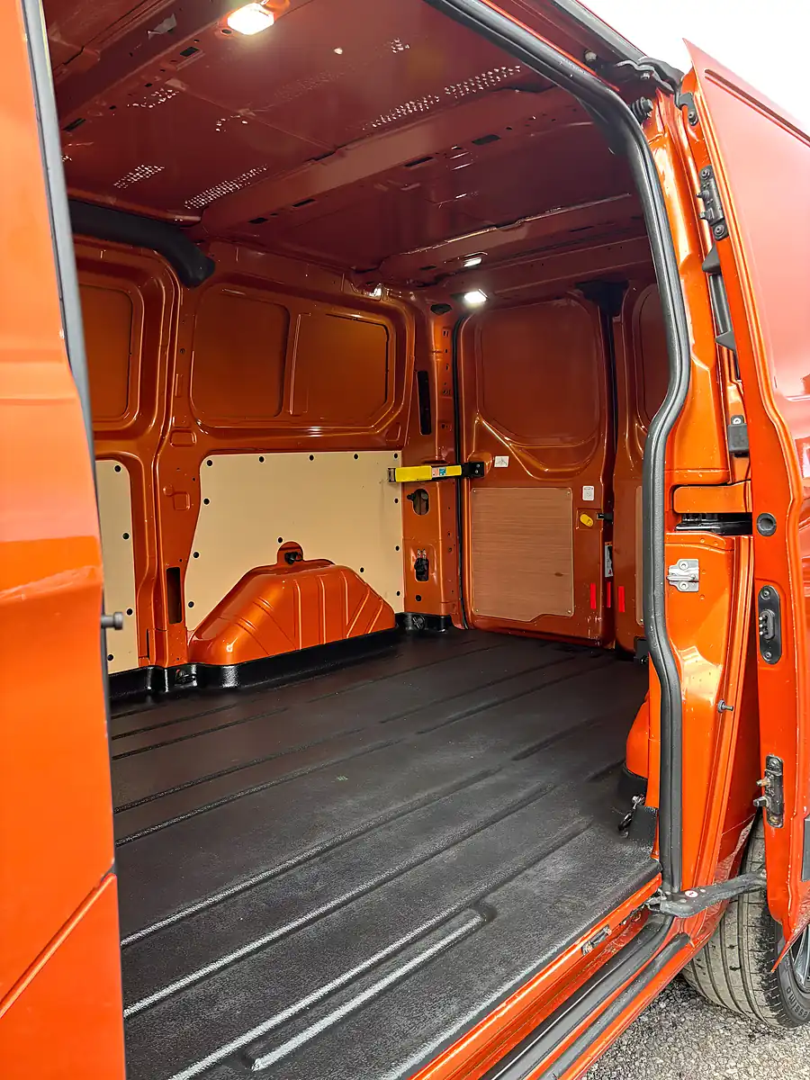 Used 2019 Ford Transit Custom Trend Orange - Interior and Exterior details 20