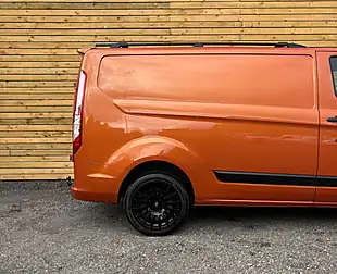 Used 2019 Ford Transit Custom Trend Orange - Interior and Exterior details 4