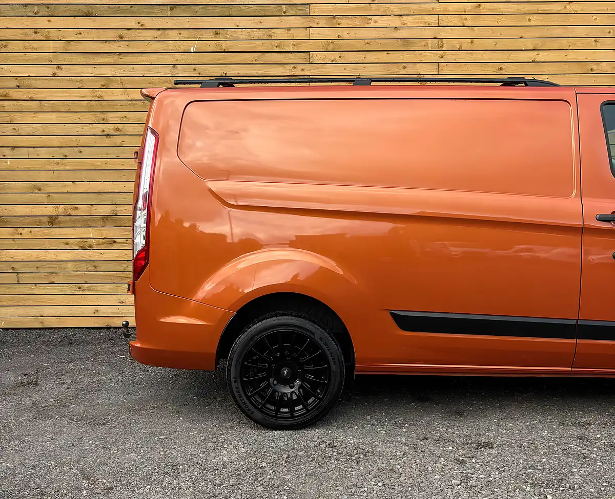 Used 2019 Ford Transit Custom Trend Orange - Interior and Exterior details 4
