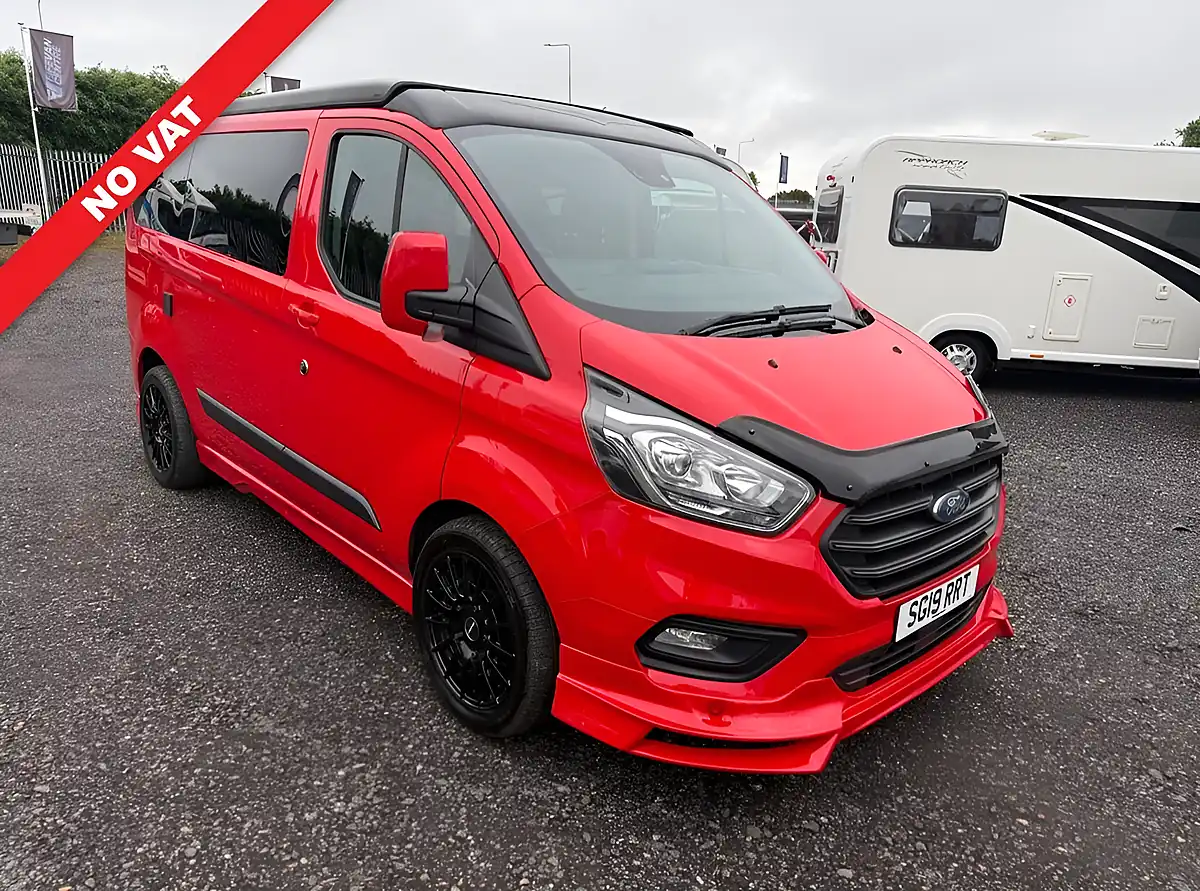 Used 2019 Ford Transit Custom Trend Red - Front View