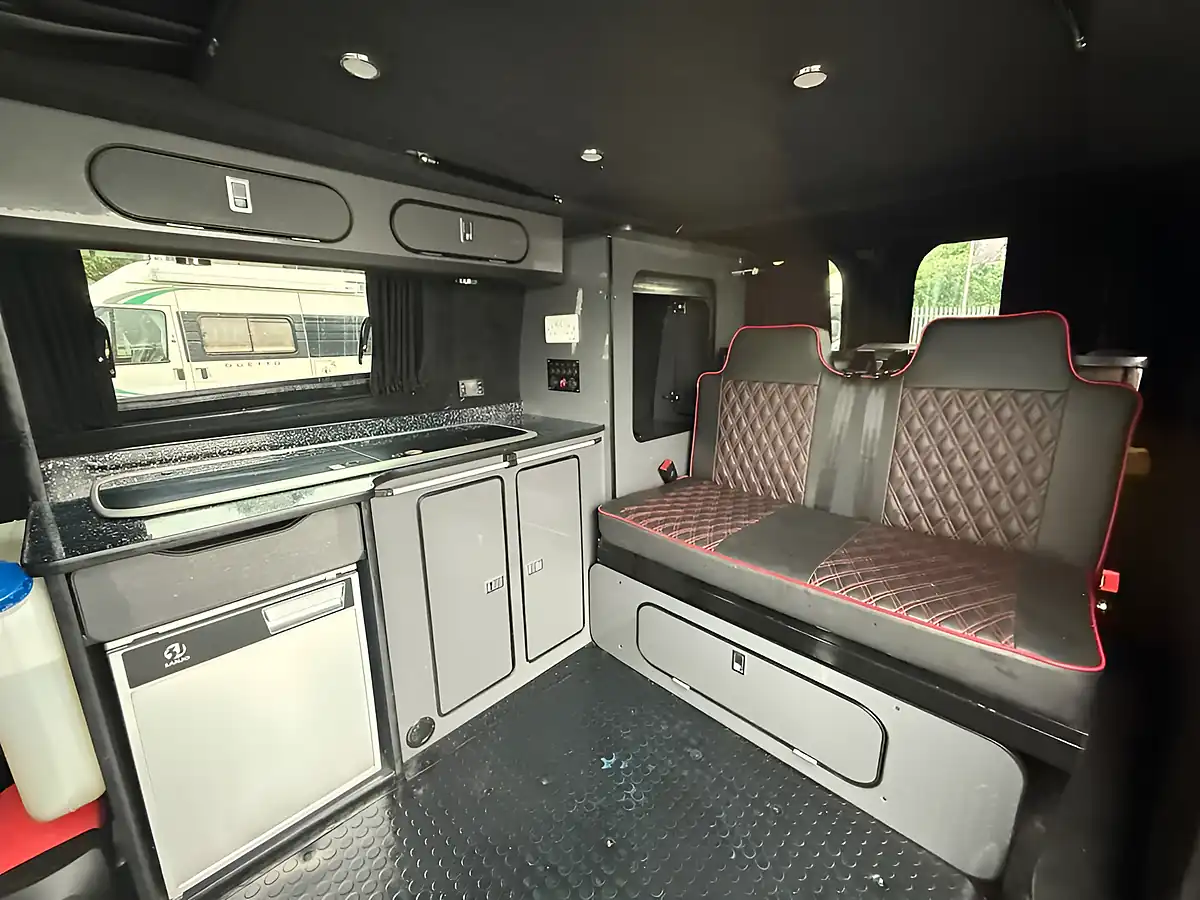 Used 2019 Ford Transit Custom Trend Red - Interior and Exterior details 12