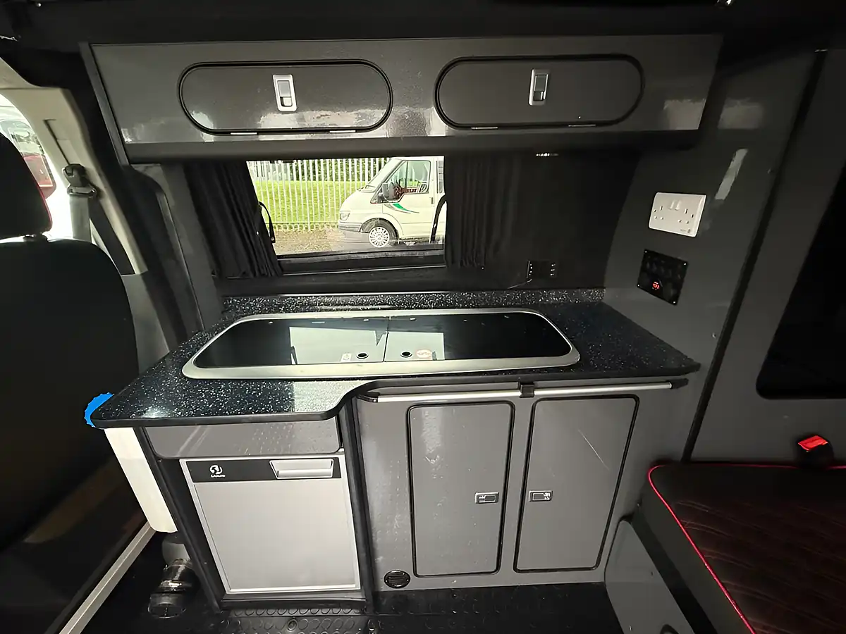 Used 2019 Ford Transit Custom Trend Red - Interior and Exterior details 13