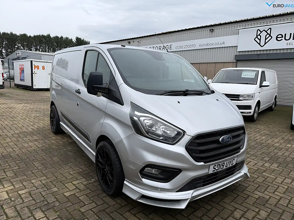 Used 2019 Ford Transit Custom Trend Silver - Front View