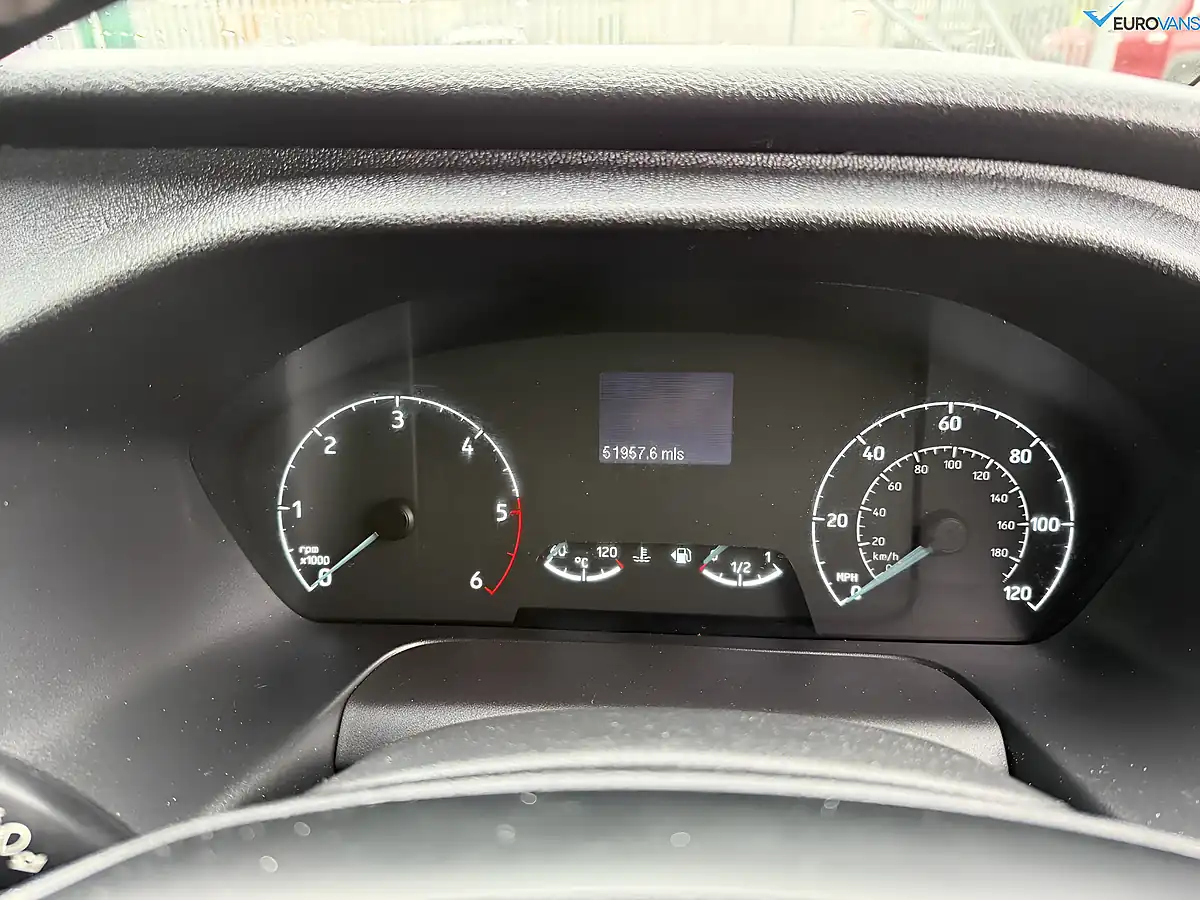 Used 2019 Ford Transit Custom Trend Silver - Interior and Exterior details 10