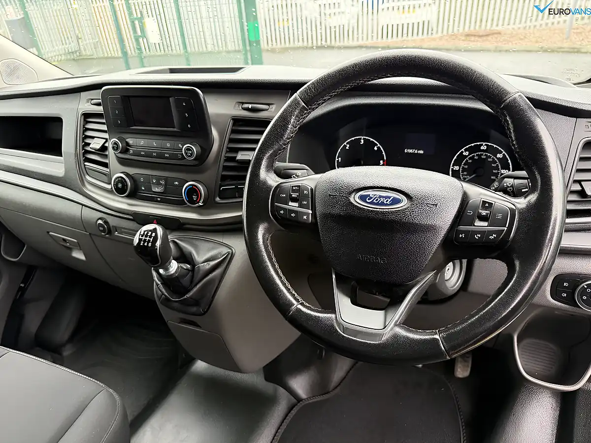 Used 2019 Ford Transit Custom Trend Silver - Interior and Exterior details 11