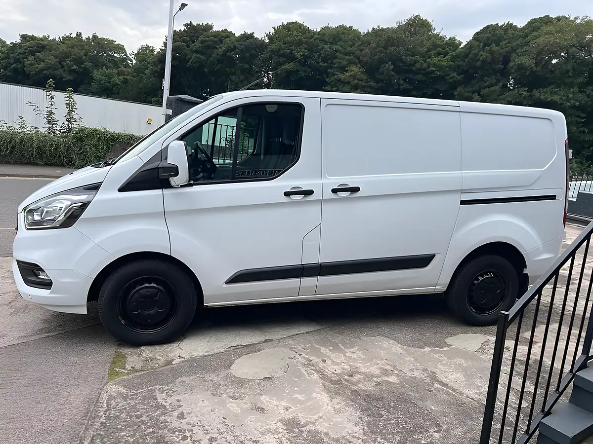 Used 2019 Ford Transit Custom Trend White - Interior and Exterior details 7