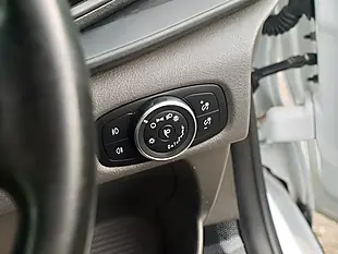 Used 2019 Ford Transit Custom Trend White - Interior and Exterior details 17