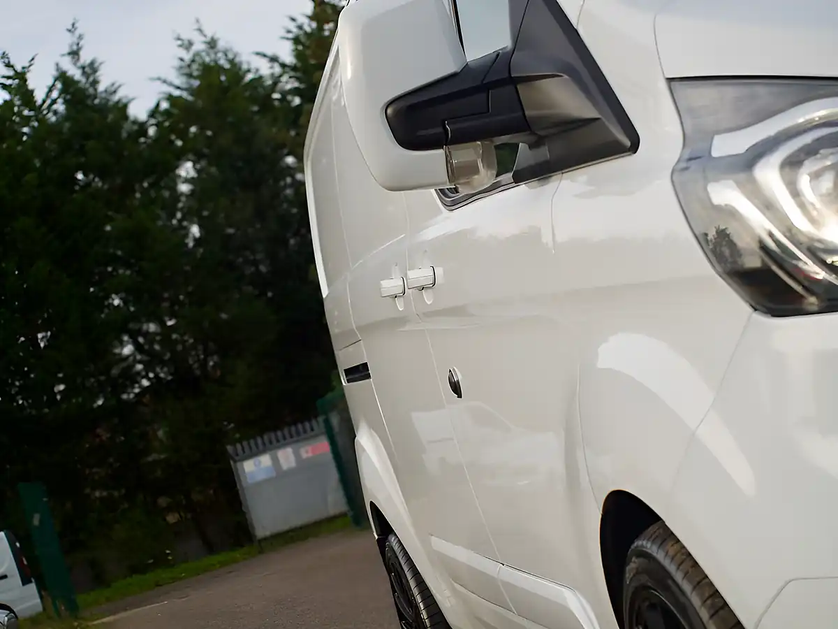 Used 2019 Ford Transit Custom Trend White - Interior and Exterior details 7