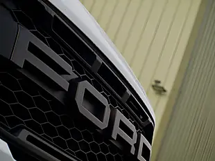 Used 2019 Ford Transit Custom Trend White - Interior and Exterior details 8