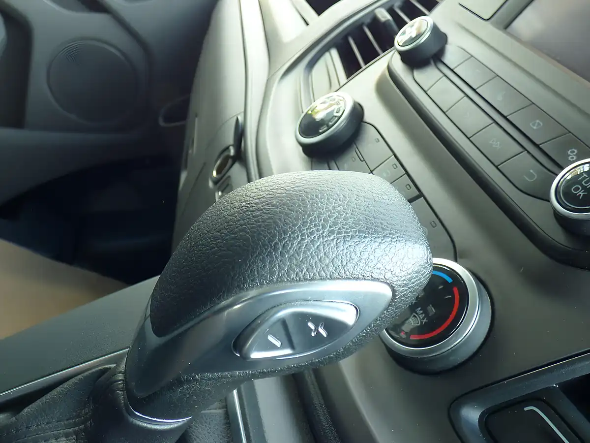 Used 2019 Ford Transit Custom Trend White - Interior and Exterior details 15