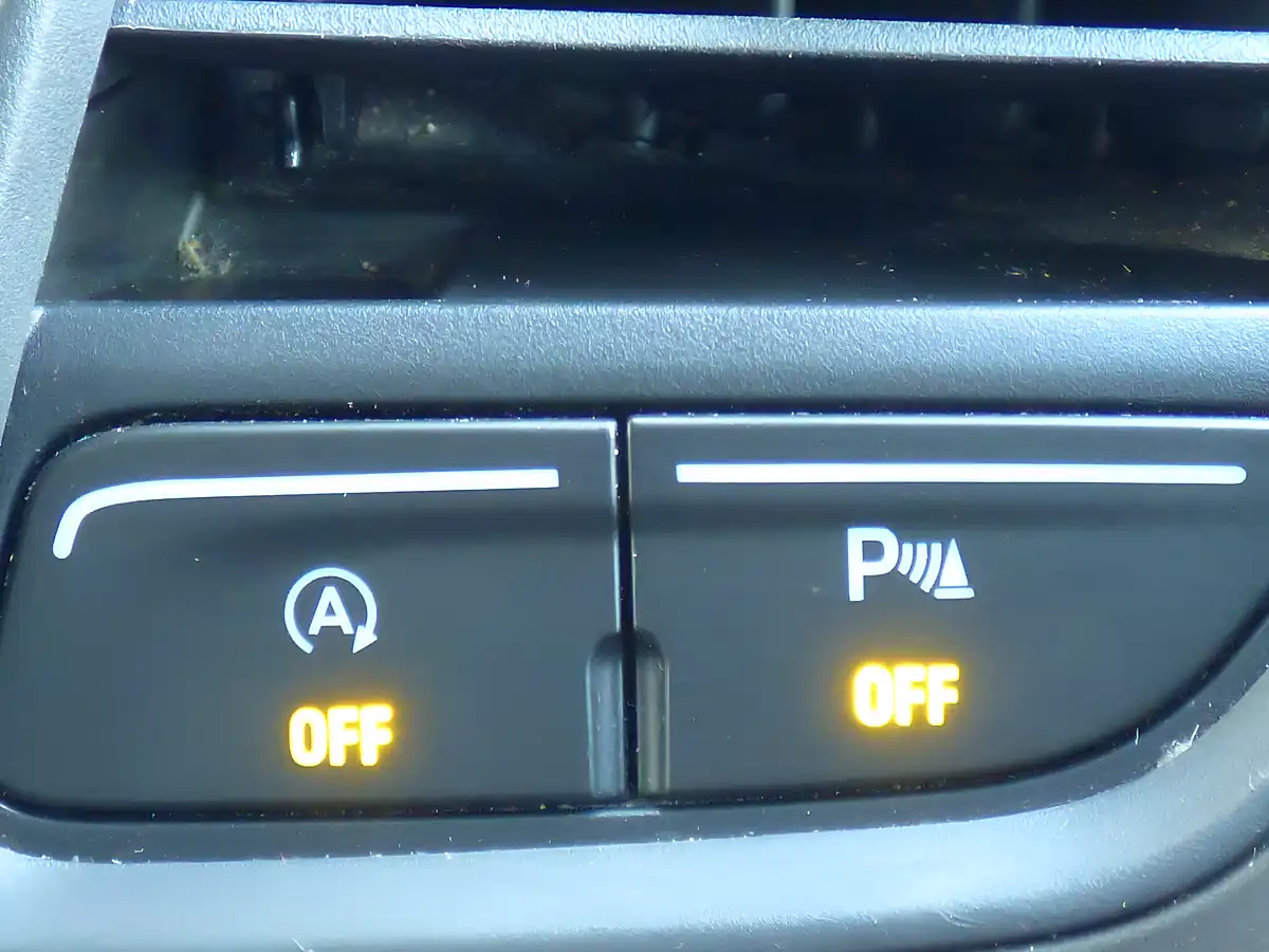 Used 2019 Ford Transit Custom Trend White - Interior and Exterior details 19