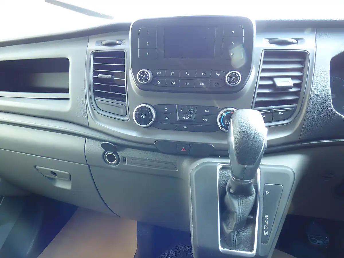 Used 2019 Ford Transit Custom Trend White - Interior and Exterior details 3