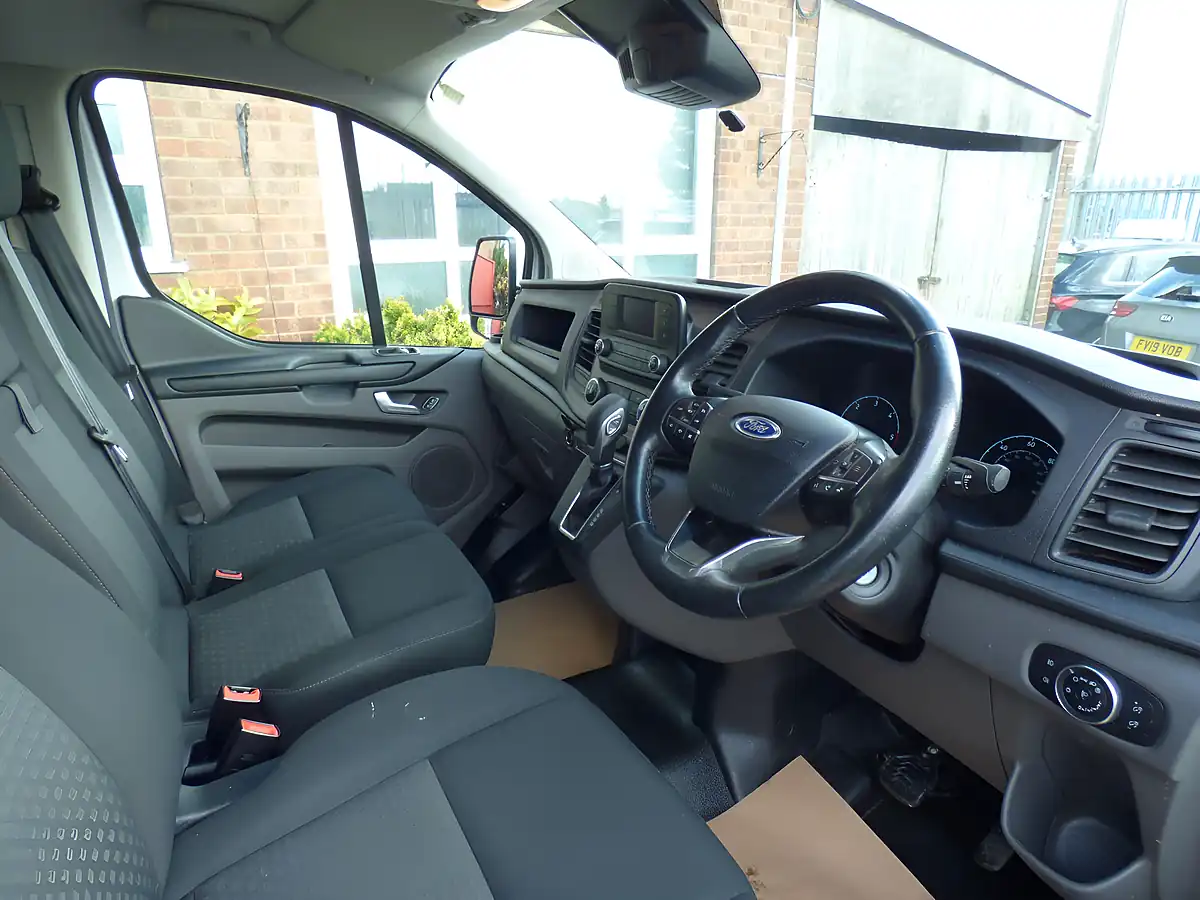 Used 2019 Ford Transit Custom Trend White - Interior and Exterior details 5