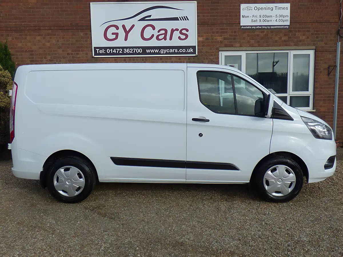 Used 2019 Ford Transit Custom Trend White - Interior and Exterior details 6