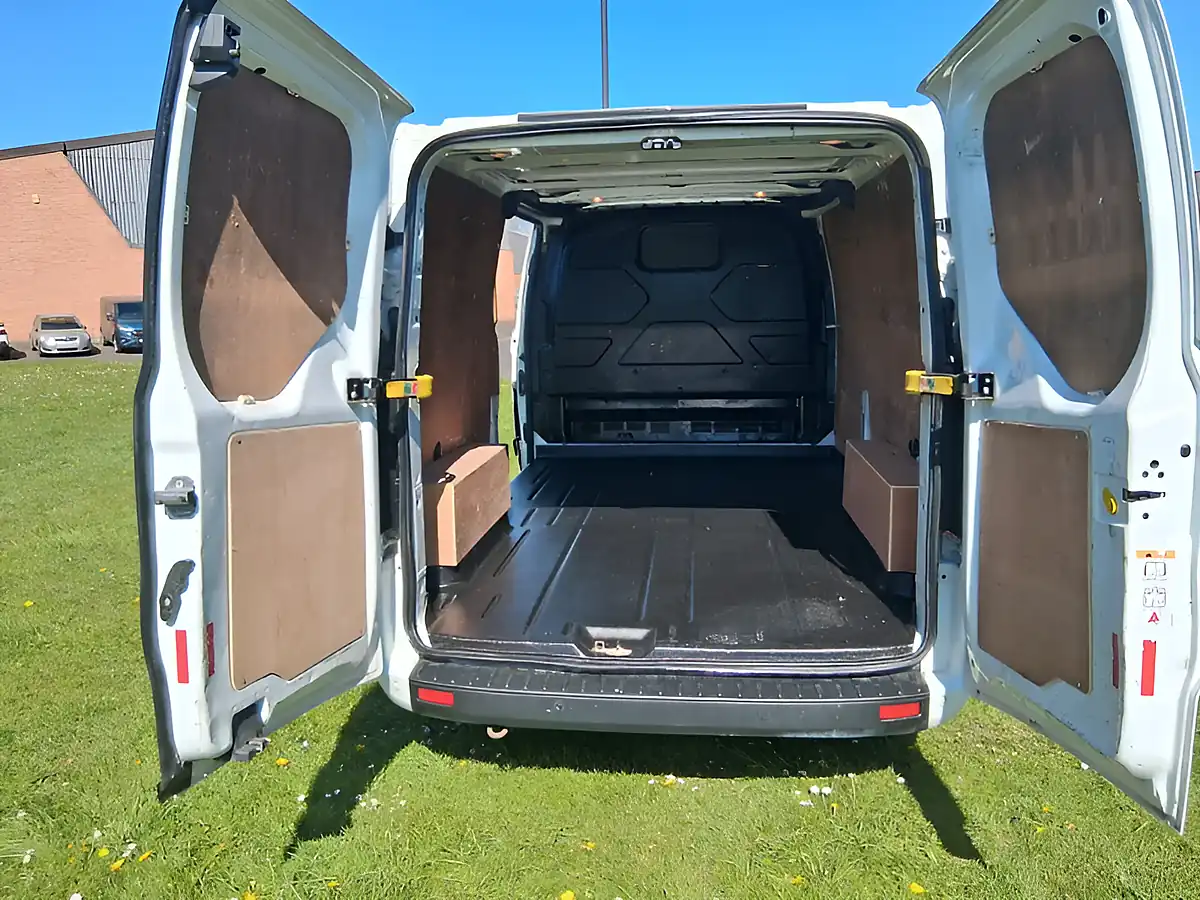 Used 2019 Ford Transit Custom Trend White - Interior and Exterior details 10
