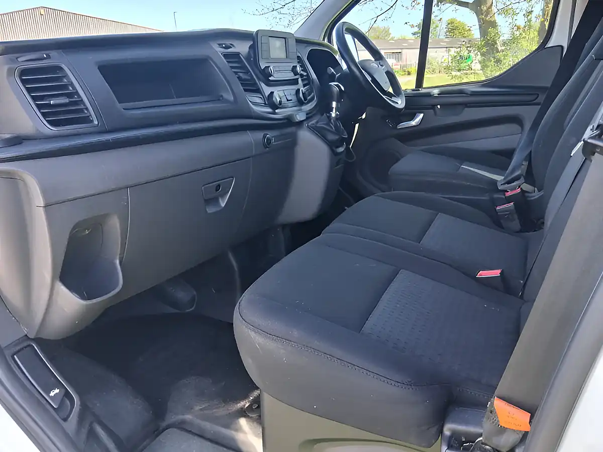 Used 2019 Ford Transit Custom Trend White - Interior and Exterior details 12