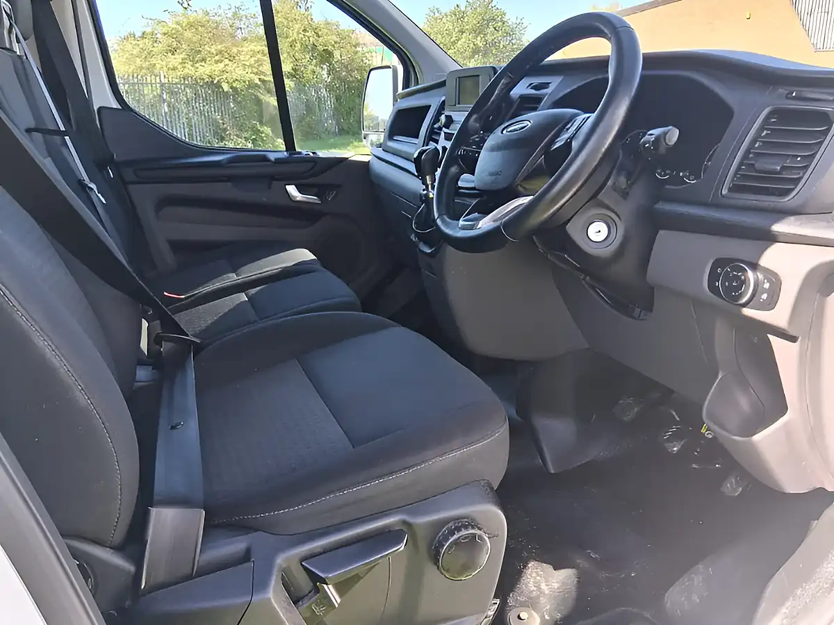 Used 2019 Ford Transit Custom Trend White - Interior and Exterior details 13