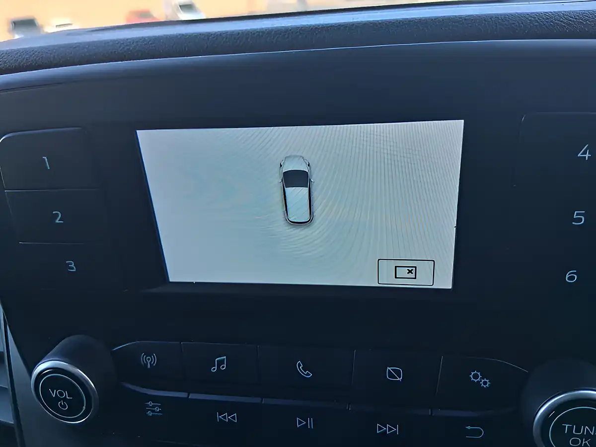 Used 2019 Ford Transit Custom Trend White - Interior and Exterior details 16