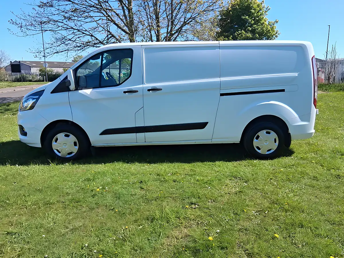 Used 2019 Ford Transit Custom Trend White - Interior and Exterior details 2