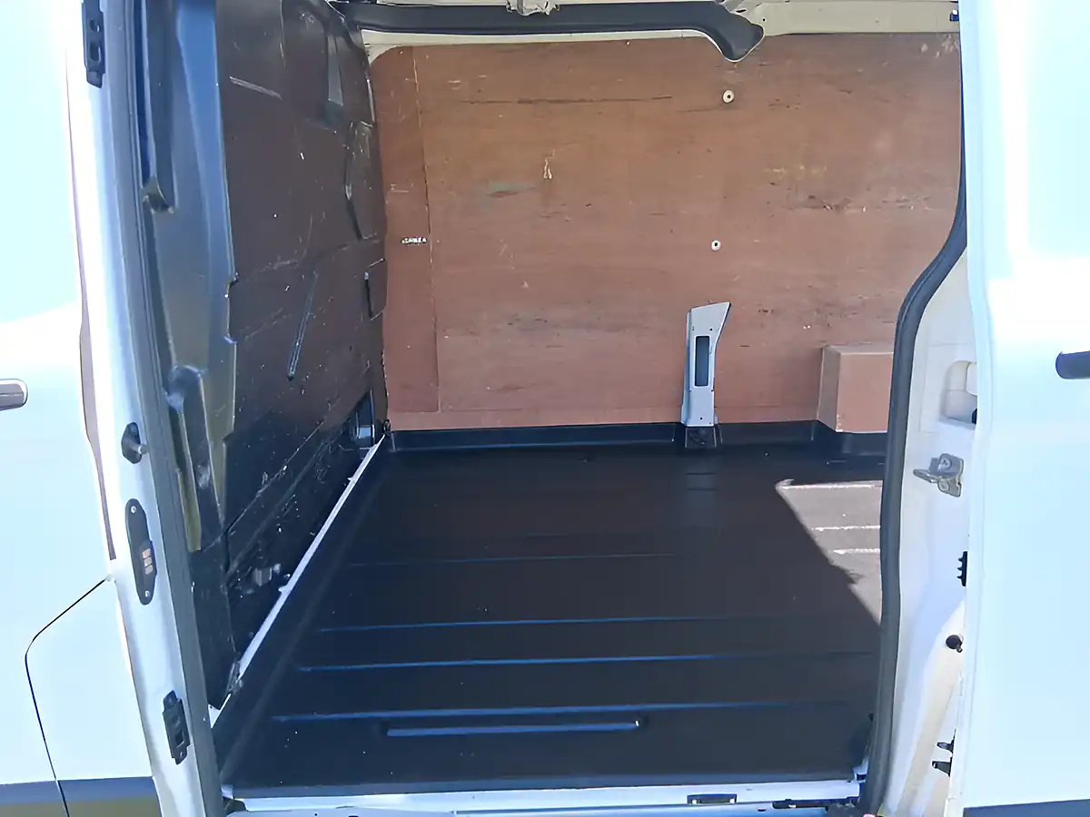 Used 2019 Ford Transit Custom Trend White - Interior and Exterior details 9