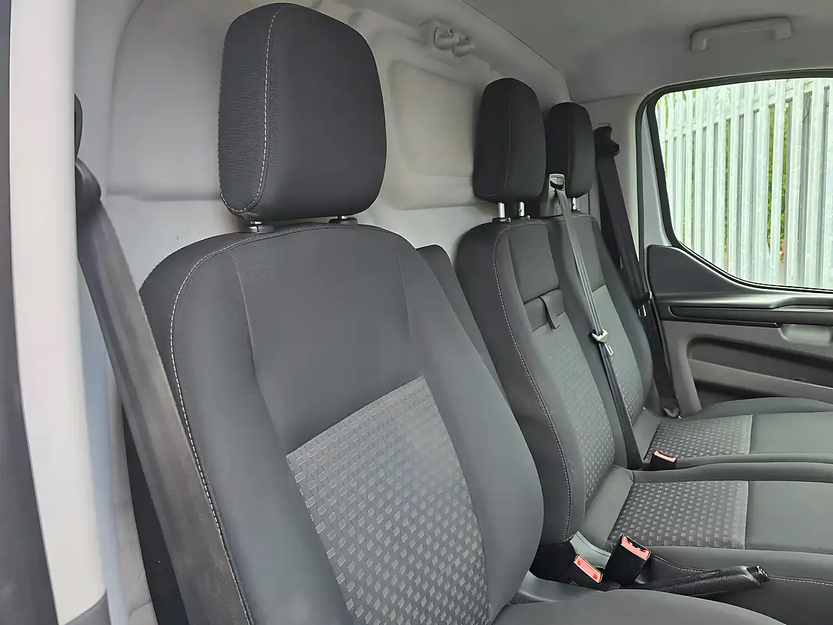 Used 2019 Ford Transit Custom Trend White - Interior and Exterior details 10