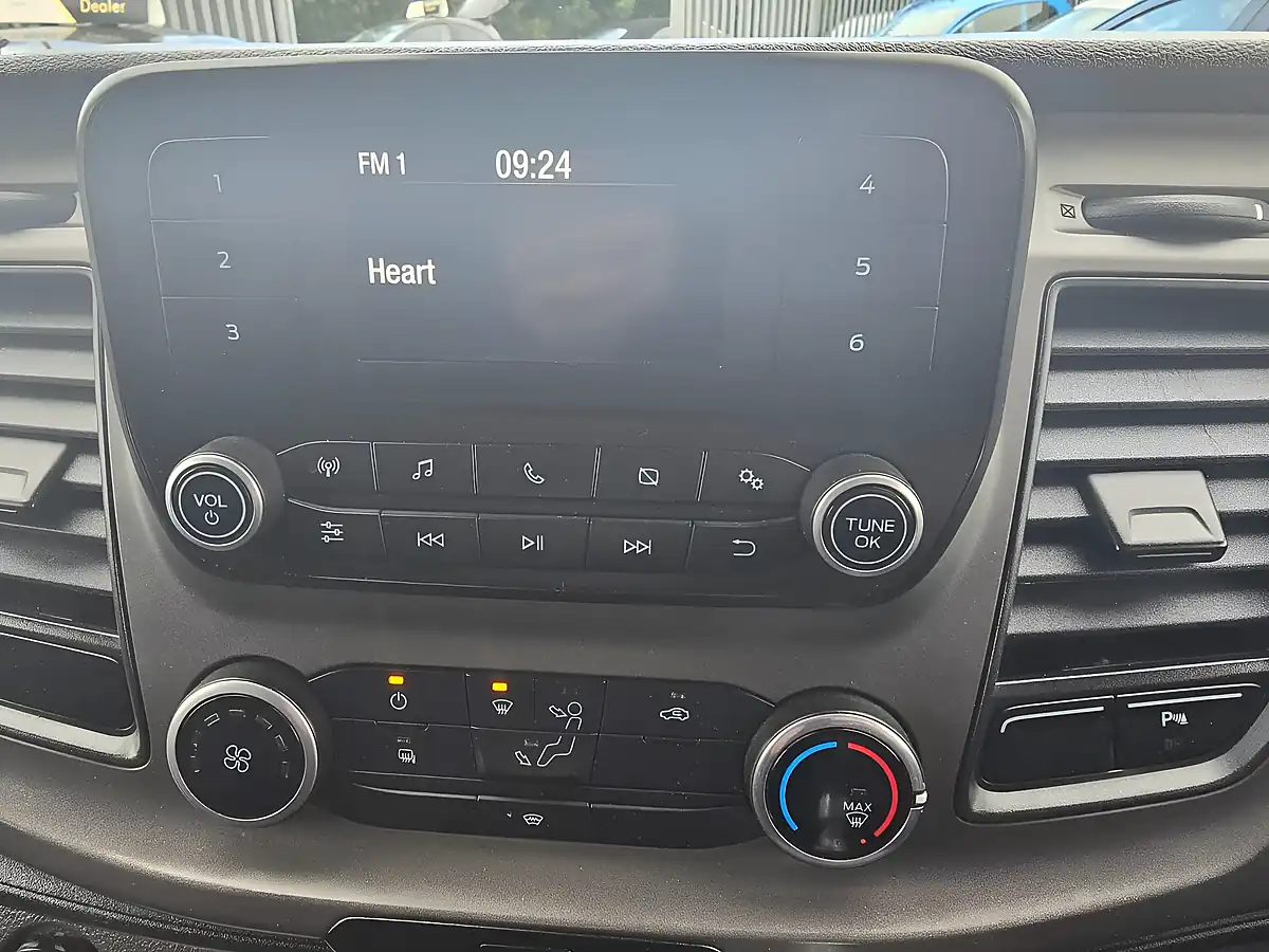 Used 2019 Ford Transit Custom Trend White - Interior and Exterior details 11