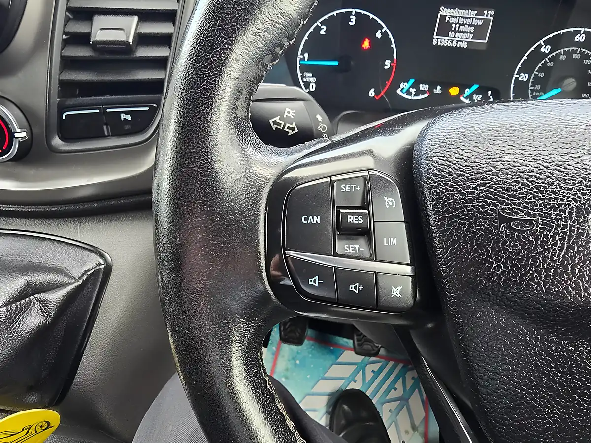 Used 2019 Ford Transit Custom Trend White - Interior and Exterior details 14