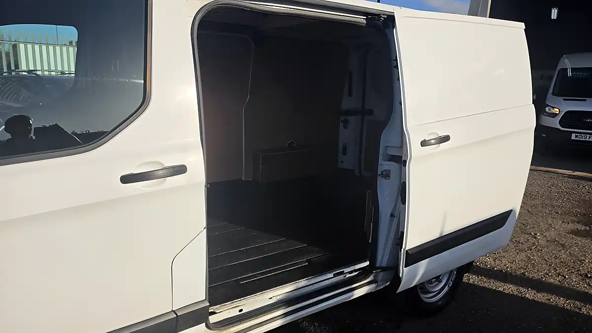 Used 2019 Ford Transit Custom Trend White - Interior and Exterior details 10