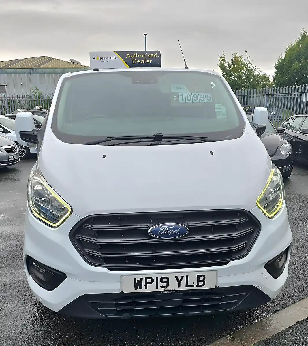 Used 2019 Ford Transit Custom Trend White - Interior and Exterior details 7