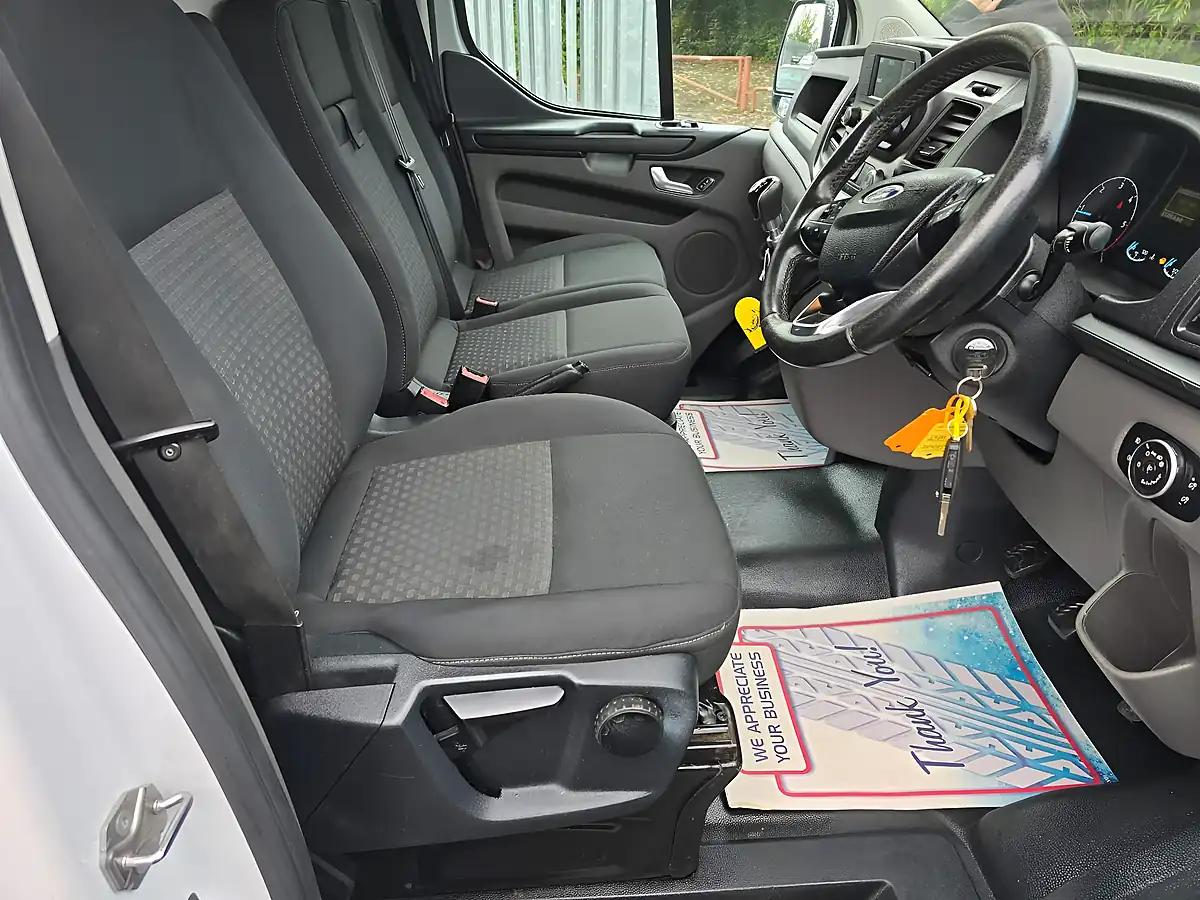 Used 2019 Ford Transit Custom Trend White - Interior and Exterior details 8