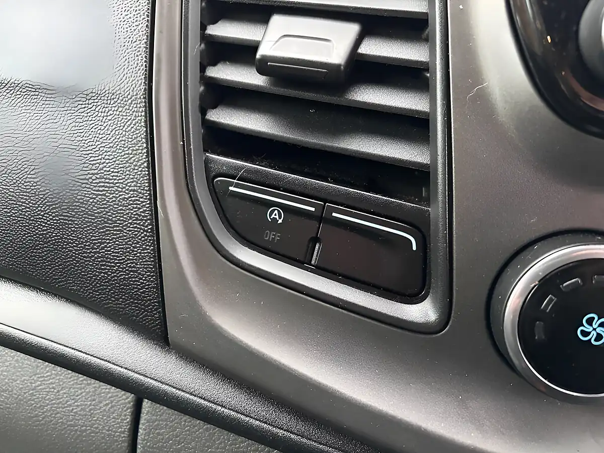 Used 2019 Ford Transit Leader Silver - Interior and Exterior details 16