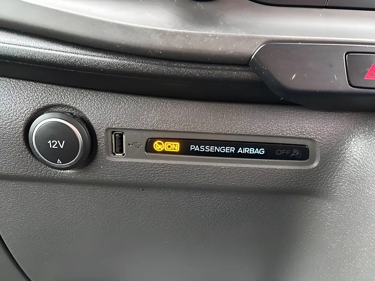 Used 2019 Ford Transit Leader Silver - Interior and Exterior details 18