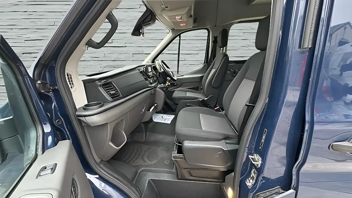 Used 2019 Ford Transit Trend Minibus Double Cab Blue - Interior and Exterior details 10