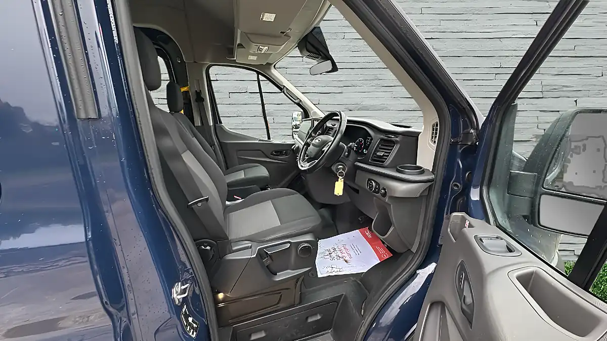 Used 2019 Ford Transit Trend Minibus Double Cab Blue - Interior and Exterior details 9