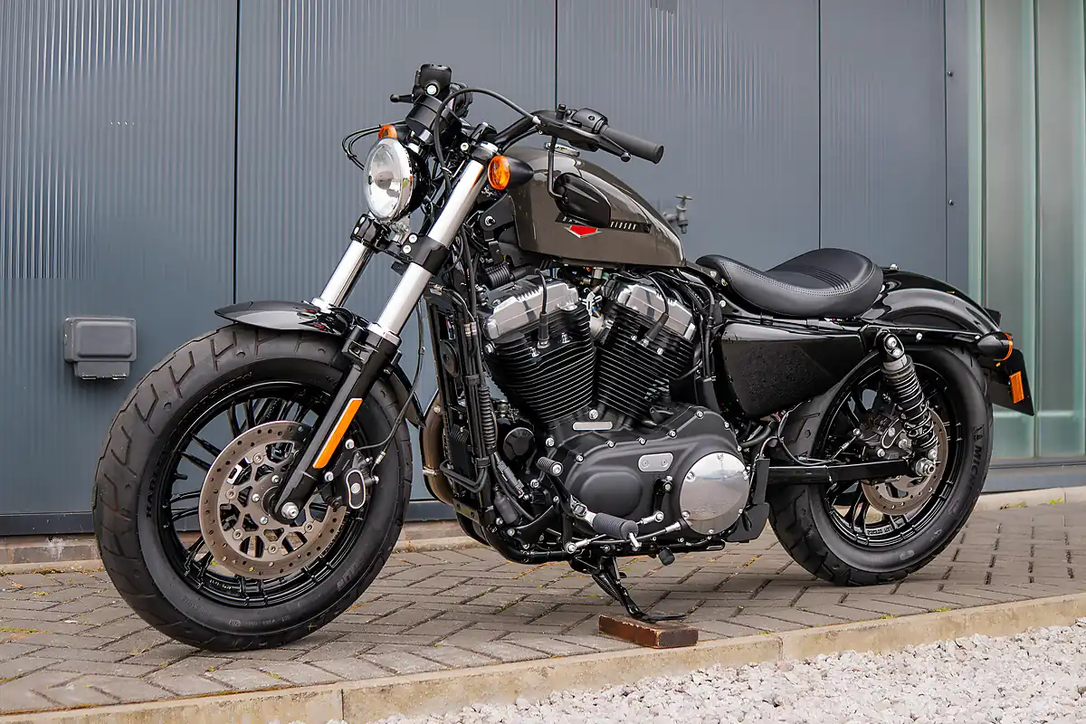 Used 2019 Harley-Davidson Forty-Eight Sportster Industrial Grey - Interior and Exterior details 17