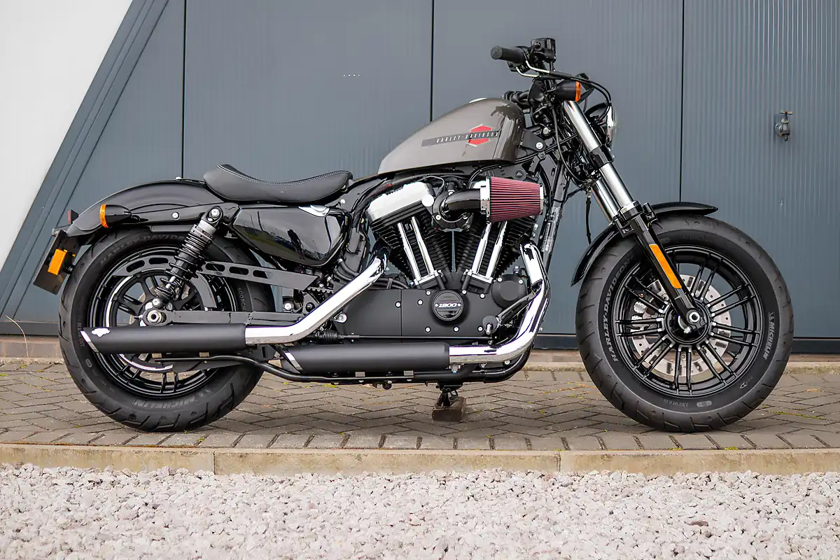 Used 2019 Harley-Davidson Forty-Eight Sportster Industrial Grey - Interior and Exterior details 4