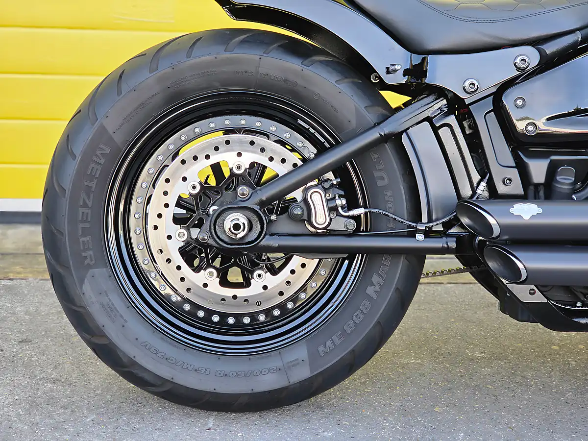Used 2019 Harley-Davidson Softail Fat Bob Black - Interior and Exterior details 8
