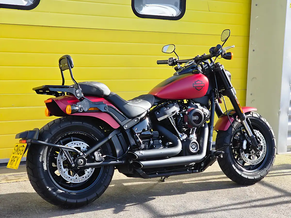 Used 2019 Harley-Davidson Softail Fat Bob Red - Interior and Exterior details 4