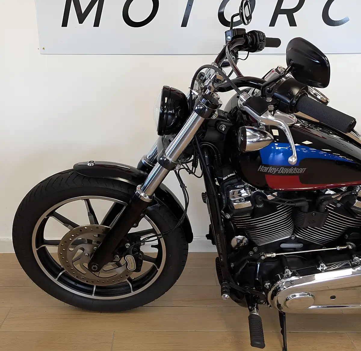 Used 2019 Harley-Davidson Softail Fxlr Low Rider Black - Interior and Exterior details 17