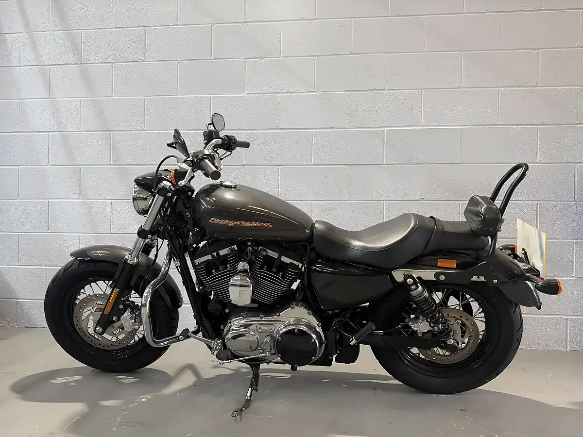 Used 2019 Harley-Davidson Sportster Custom Silver - Interior and Exterior details 20