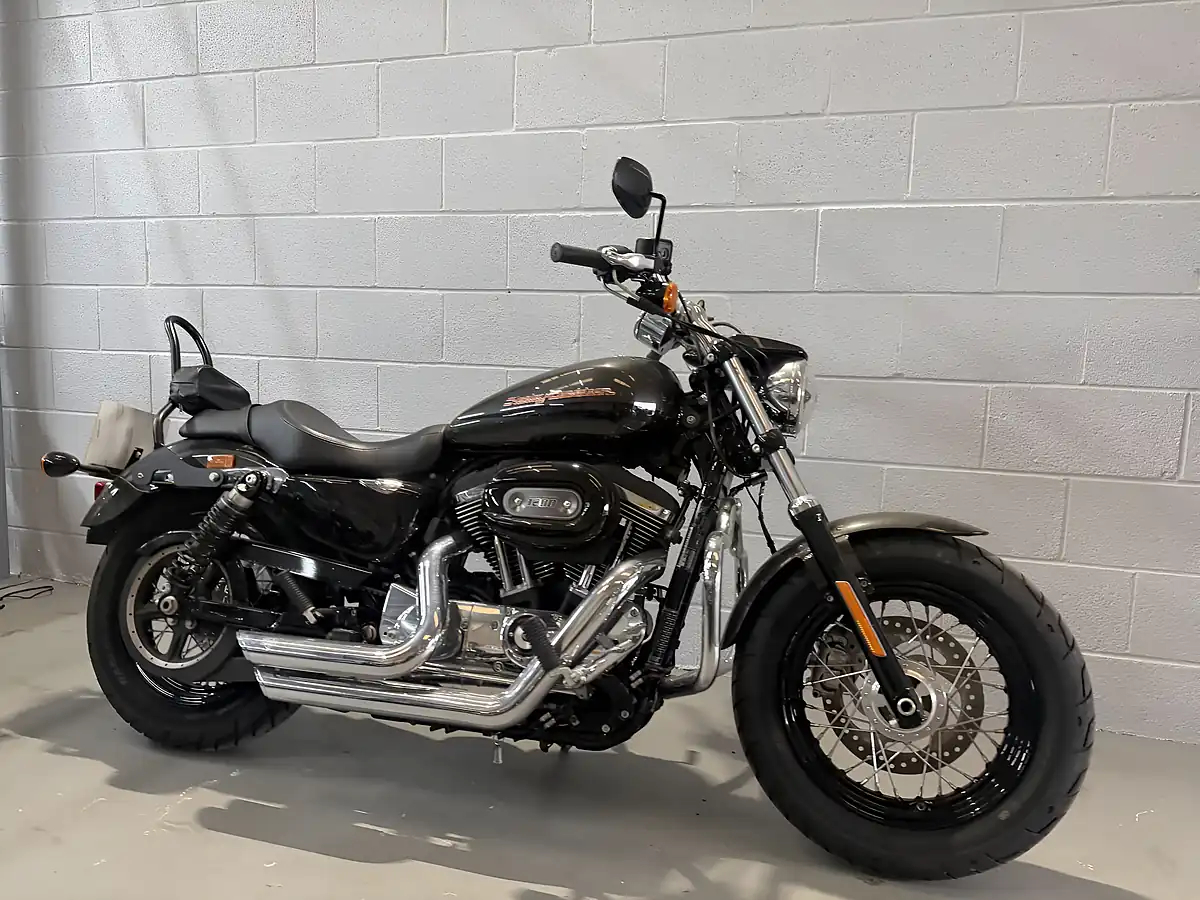 Used 2019 Harley-Davidson Sportster Custom Silver - Interior and Exterior details 3