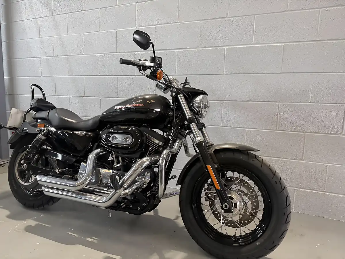 Used 2019 Harley-Davidson Sportster Custom Silver - Interior and Exterior details 4