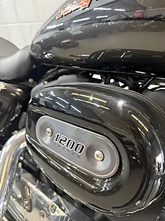Used 2019 Harley-Davidson Sportster Custom Silver - Interior and Exterior details 9