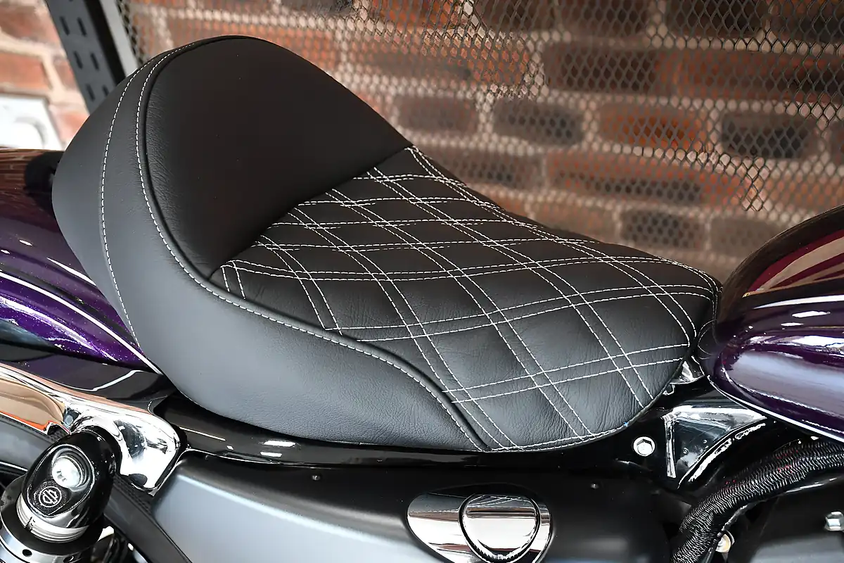 Used 2019 Harley-Davidson Sportster XL1200C Custom Purple - Interior and Exterior details 17