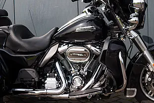 Used 2019 Harley-Davidson Tri Glide Ultra Vivid Black - Interior and Exterior details 10