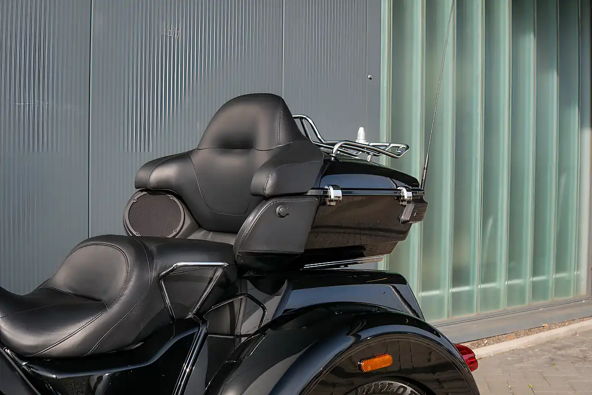 Used 2019 Harley-Davidson Tri Glide Ultra Vivid Black - Interior and Exterior details 15